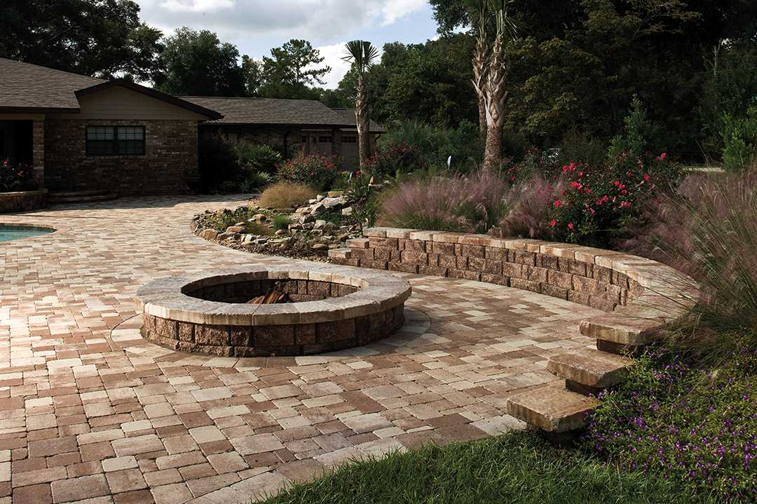 Highland Free Standing Wall Hardscapes